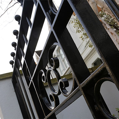 hand-made-railings-london-gate-thumb